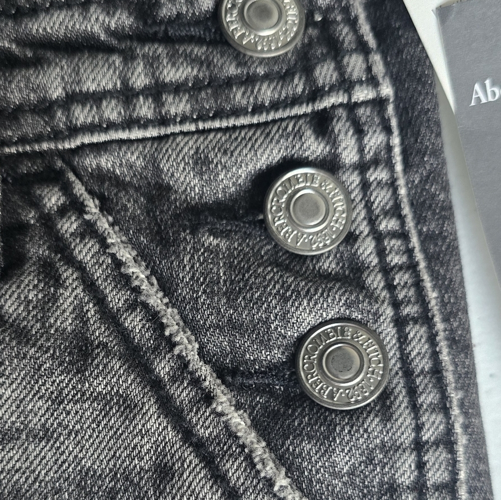 Abercrombie denim overalls/shorts. Black distressed Excellent Condition. Size S - Picture 8 of 13